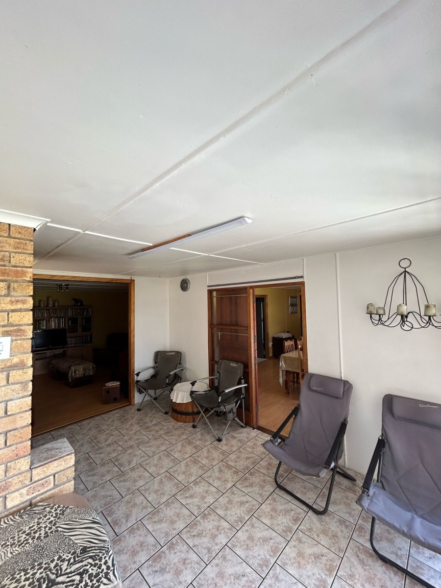 To Let 3 Bedroom Property for Rent in Hartenbos Central Western Cape